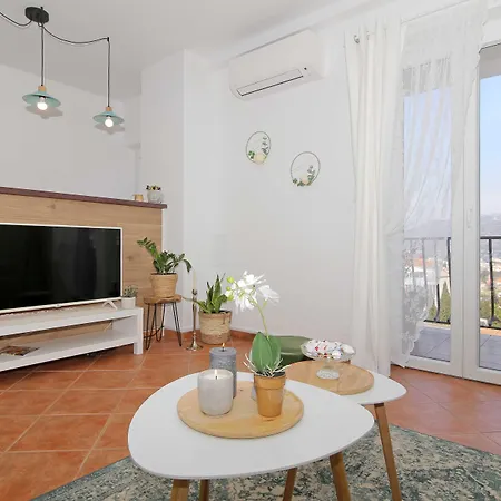 Lana Apartment