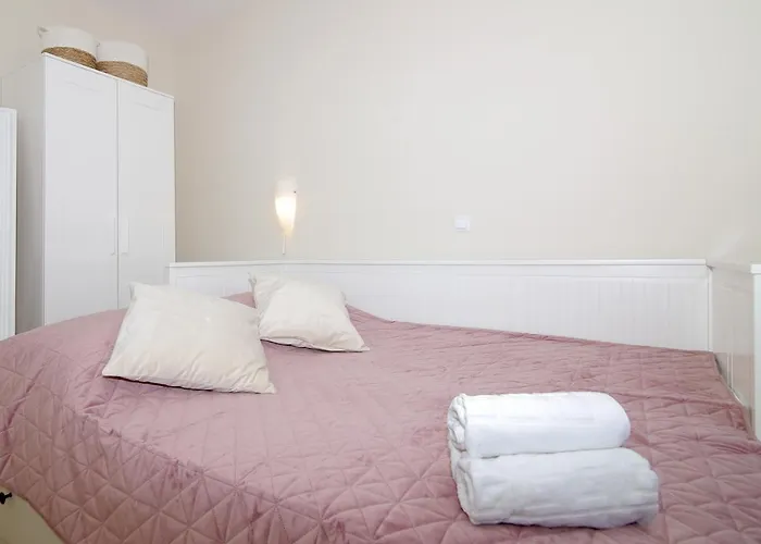 Lana דוברובניק